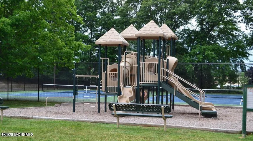 113 Dundee Court Aberdeen, NJ 07747