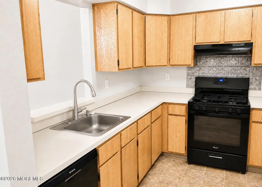 113 Dundee Court Aberdeen, NJ 07747