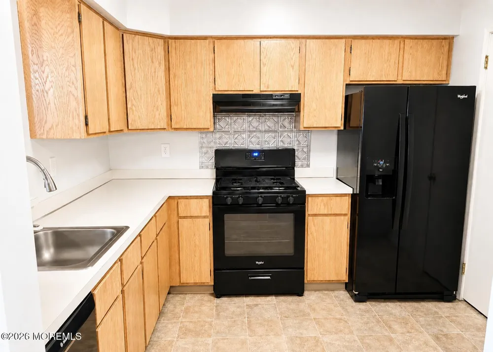 113 Dundee Court Aberdeen, NJ 07747