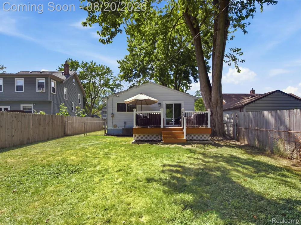 2226 Kipling Avenue Berkley City, MI 48072