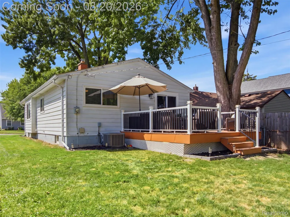 2226 Kipling Avenue Berkley City, MI 48072