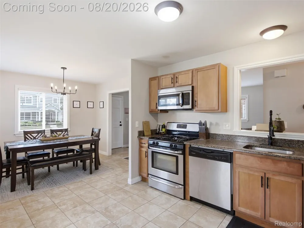 2226 Kipling Avenue Berkley City, MI 48072