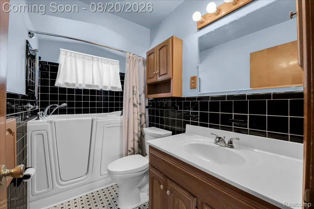 1952 Lakeview Street Trenton City, MI 48183