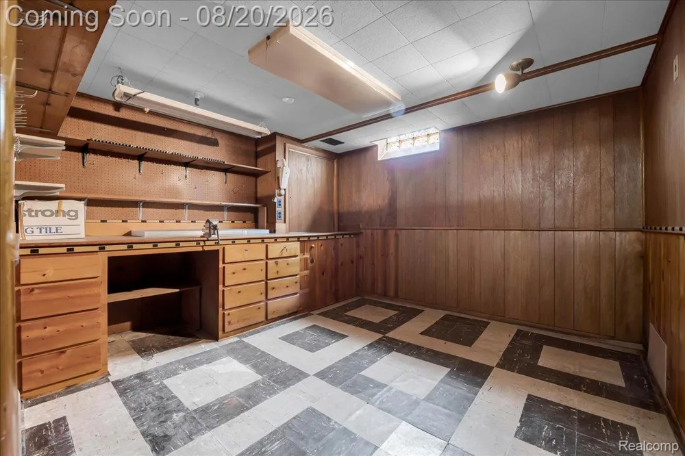 1952 Lakeview Street Trenton City, MI 48183