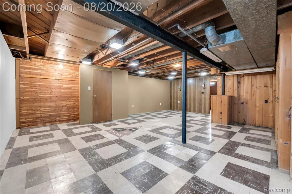 1952 Lakeview Street Trenton City, MI 48183