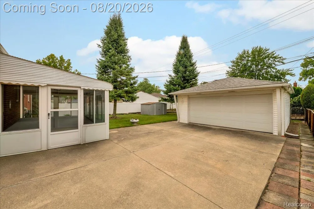1952 Lakeview Street Trenton City, MI 48183