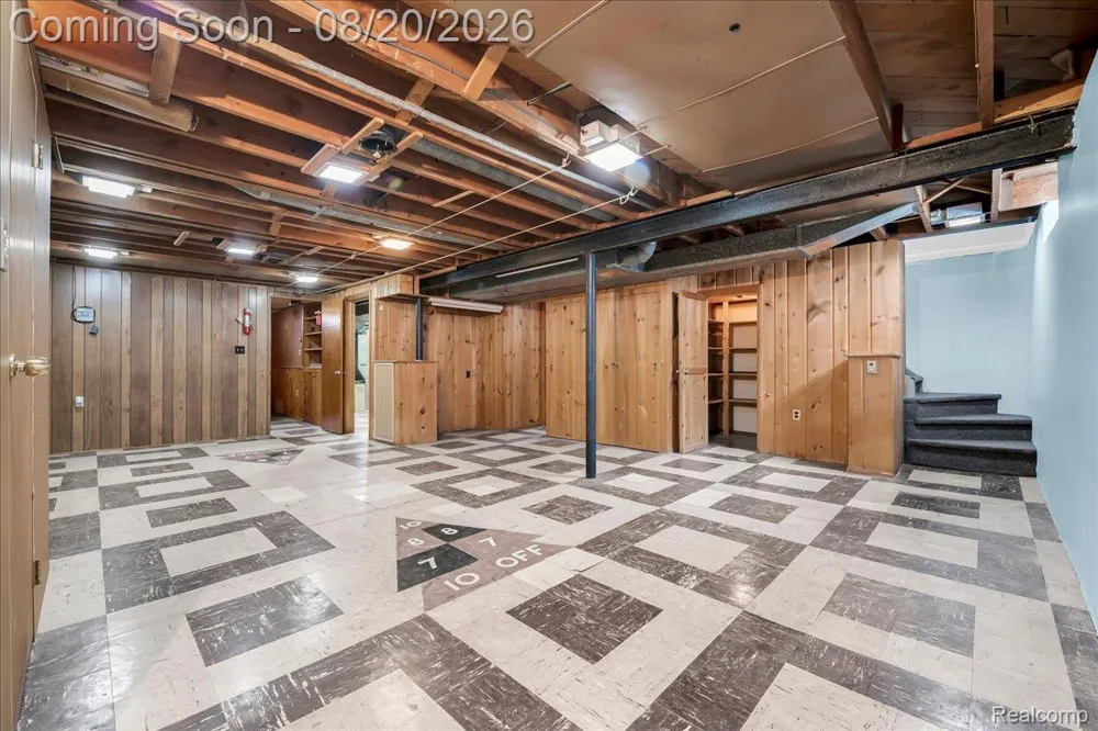 1952 Lakeview Street Trenton City, MI 48183