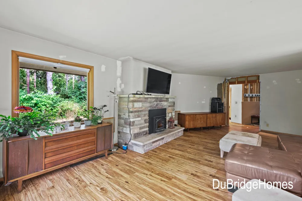 311 Honey Creek Avenue SE Ada Township, MI 49301