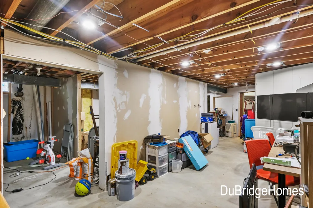 311 Honey Creek Avenue SE Ada Township, MI 49301