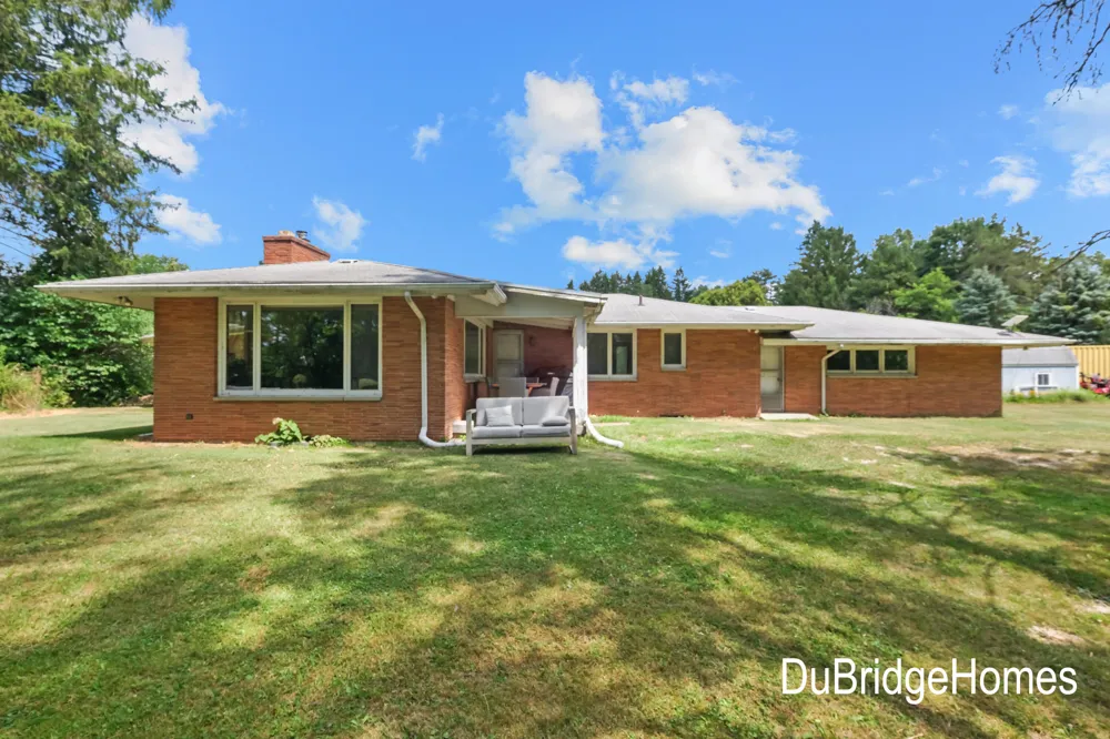 311 Honey Creek Avenue SE Ada Township, MI 49301