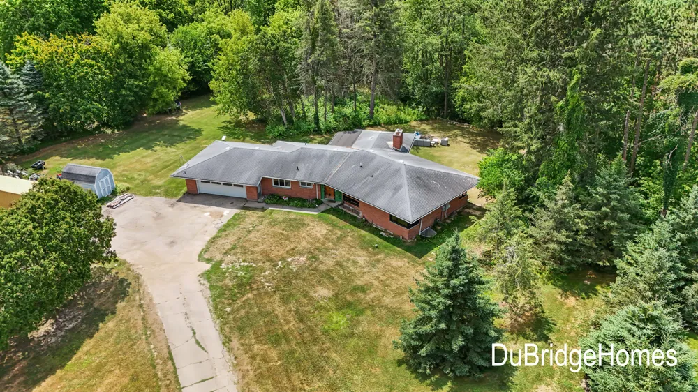 311 Honey Creek Avenue SE Ada Township, MI 49301