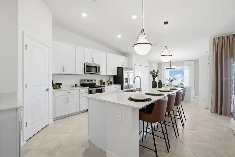 18911 SCALLOP LOOP #103 Lakewood Ranch, FL 34202