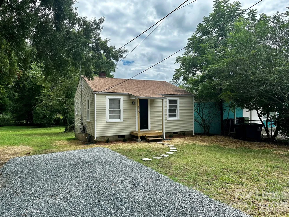 930 Dixie Street Lexington, NC 27292