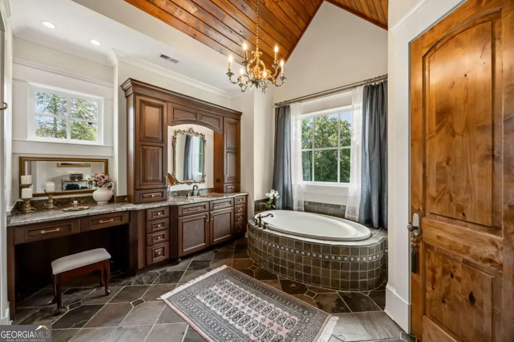 525 N River RD NE Rome, GA 30161