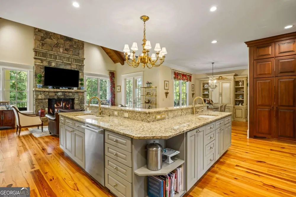 525 N River RD NE Rome, GA 30161