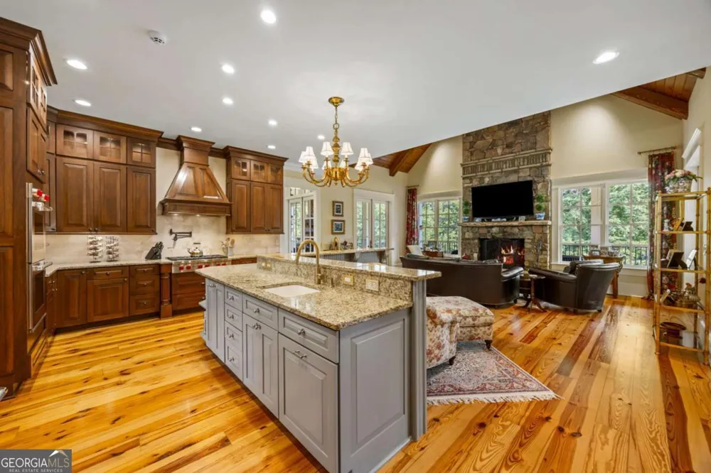 525 N River RD NE Rome, GA 30161