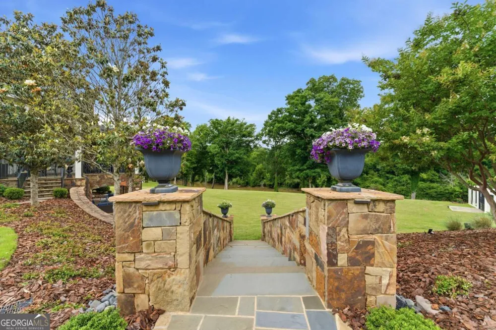 525 N River RD NE Rome, GA 30161