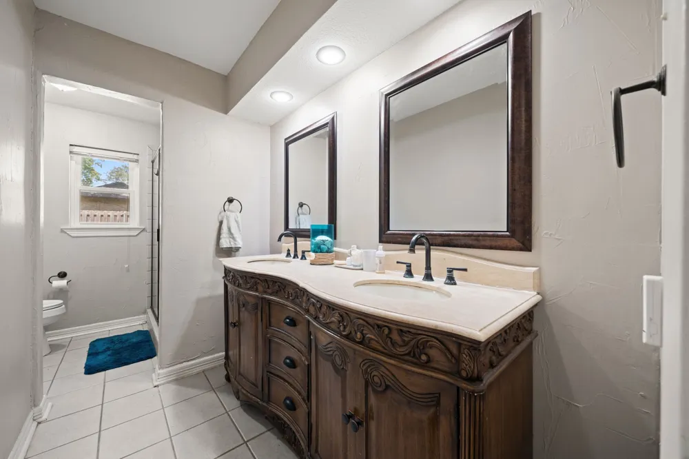 1507 Greenbrier Drive Sherman, TX 75092