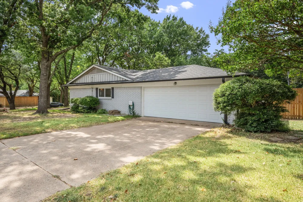 1507 Greenbrier Drive Sherman, TX 75092