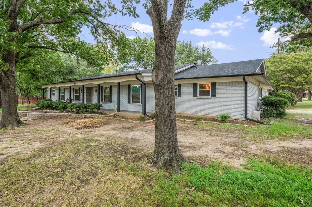 1507 Greenbrier Drive Sherman, TX 75092