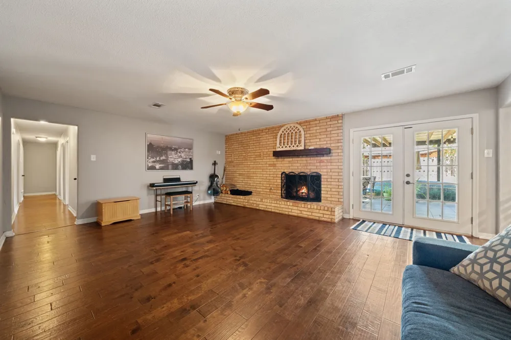 1507 Greenbrier Drive Sherman, TX 75092