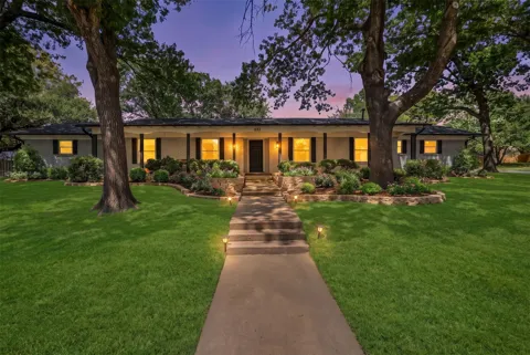 1507 Greenbrier Drive