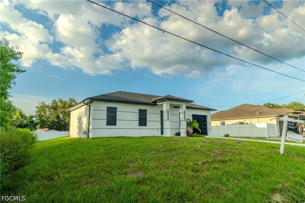 11TH STREET W Lehigh Acres, FL 33971