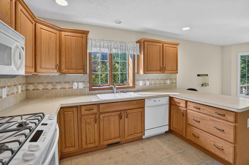4729 Dimond Way Dimondale, MI 48821