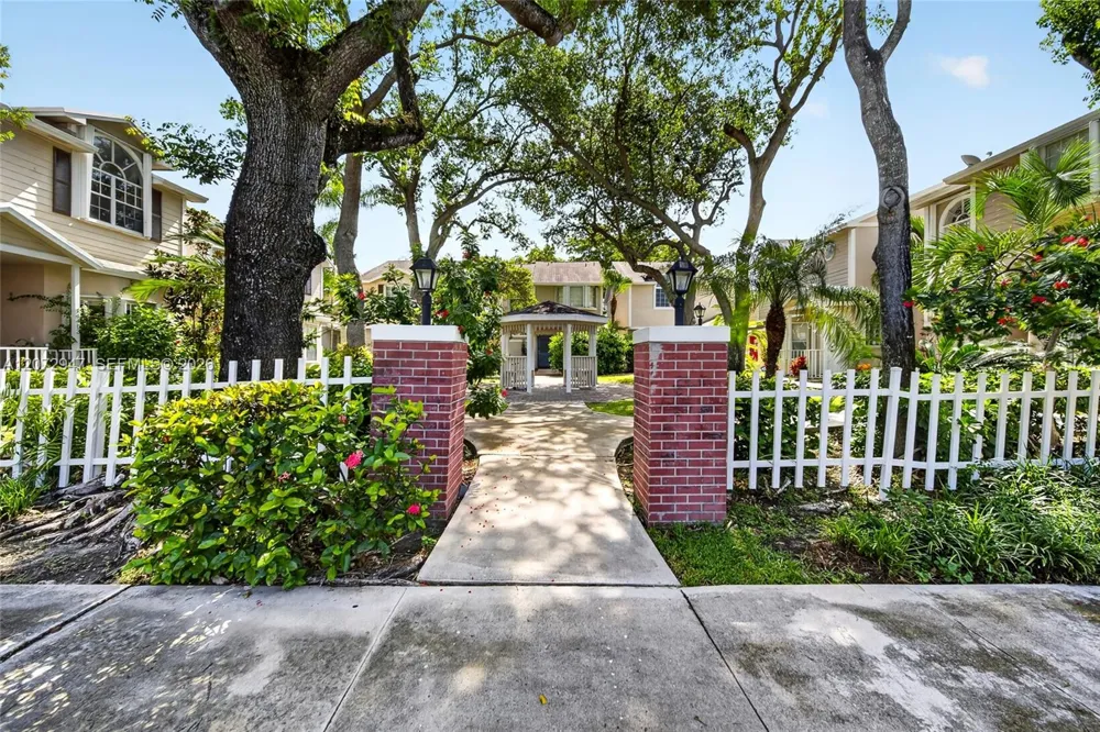 14451 SW 122nd Pl #1102 Miami, FL 33186