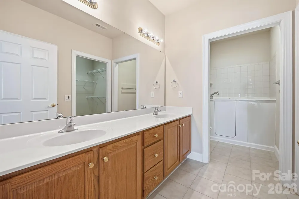 3221 Abbey Walk Lane Matthews, NC 28105