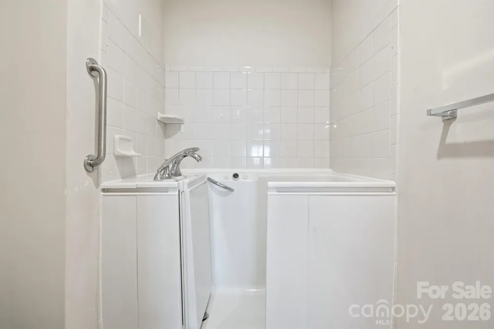 3221 Abbey Walk Lane Matthews, NC 28105