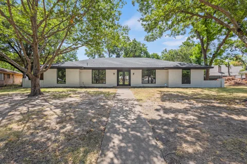 729 Surrey Circle