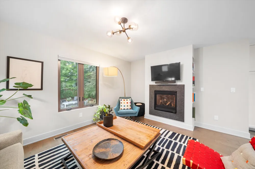 1805 Charlton Avenue Ann Arbor, MI 48103