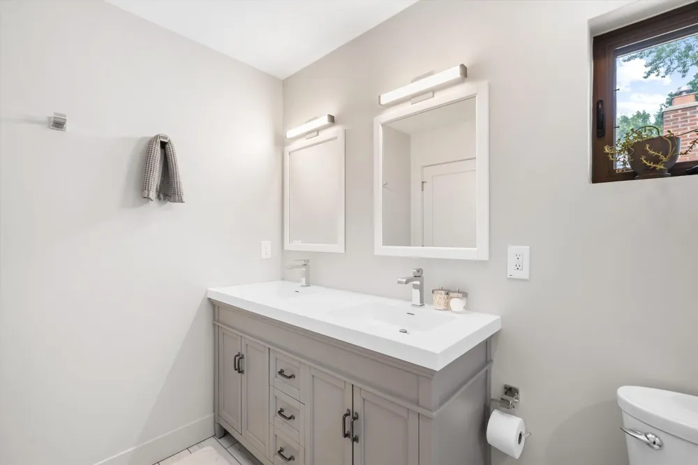 1805 Charlton Avenue Ann Arbor, MI 48103