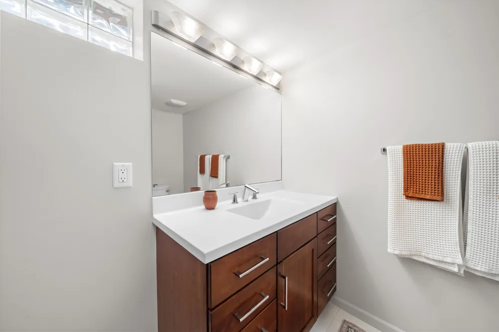 1805 Charlton Avenue Ann Arbor, MI 48103