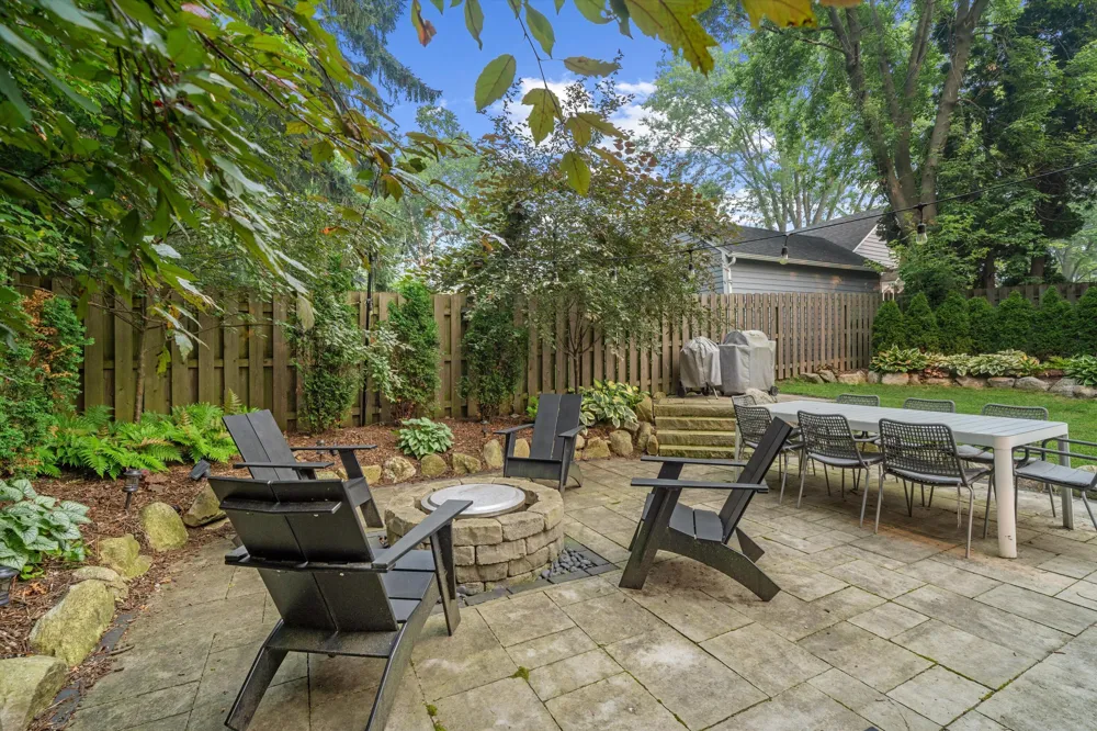 1805 Charlton Avenue Ann Arbor, MI 48103