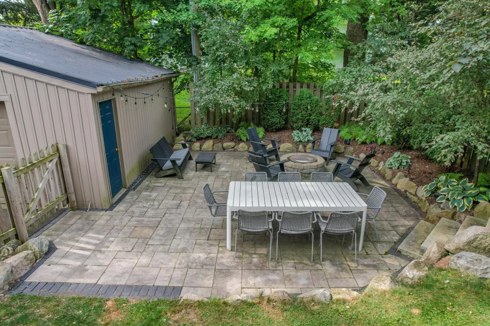 1805 Charlton Avenue Ann Arbor, MI 48103