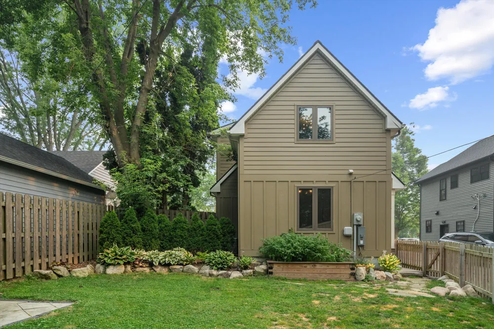 1805 Charlton Avenue Ann Arbor, MI 48103