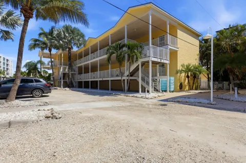 1020 SUN N SEA DRIVE #102