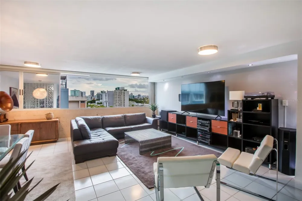 76 Kings Court 76 KINGS COURT #903 San Juan, PR 00907
