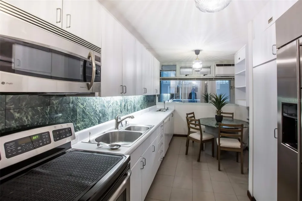 76 Kings Court 76 KINGS COURT #903 San Juan, PR 00907