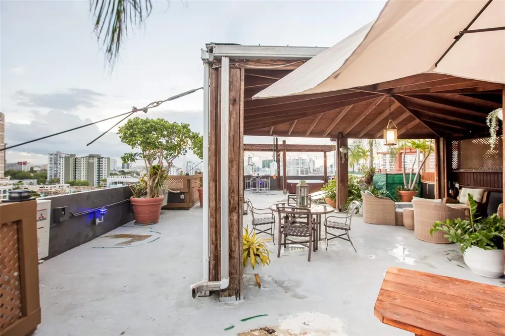 76 Kings Court 76 KINGS COURT #903 San Juan, PR 00907