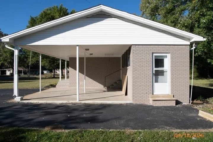 203 Sunset Dr Waverly, TN 37185