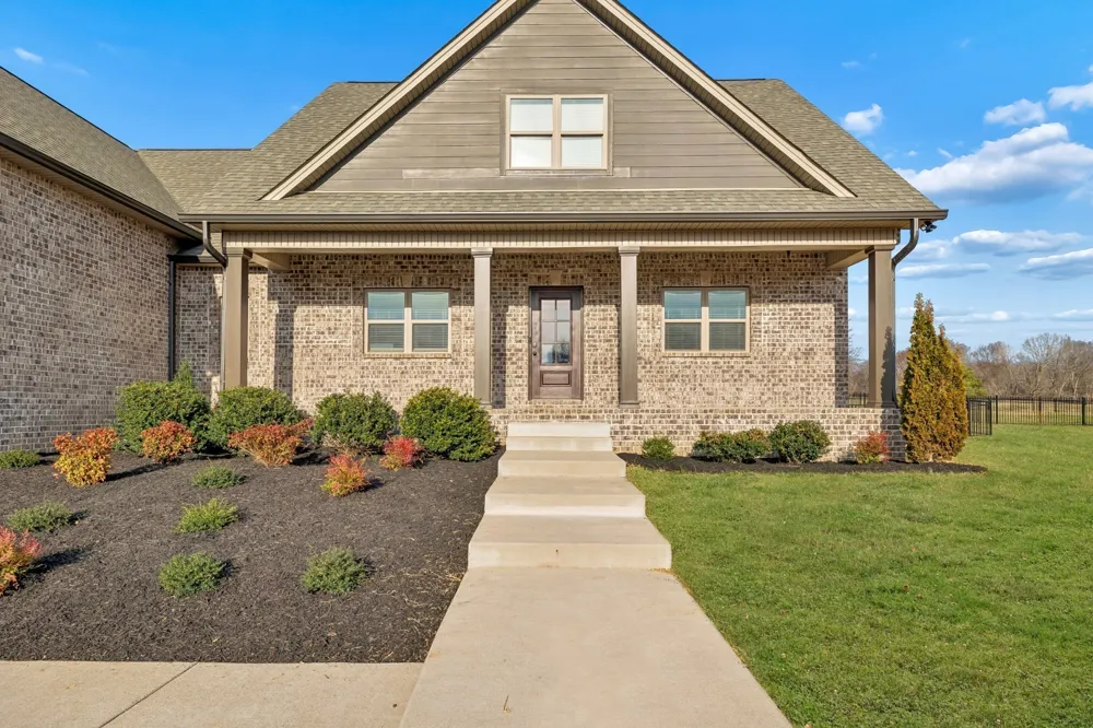 4155 Ironwood Dr Greenbrier, TN 37073