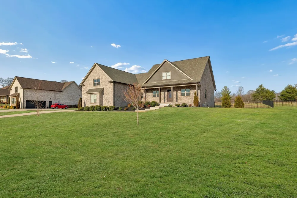 4155 Ironwood Dr Greenbrier, TN 37073