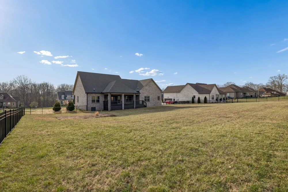 4155 Ironwood Dr Greenbrier, TN 37073