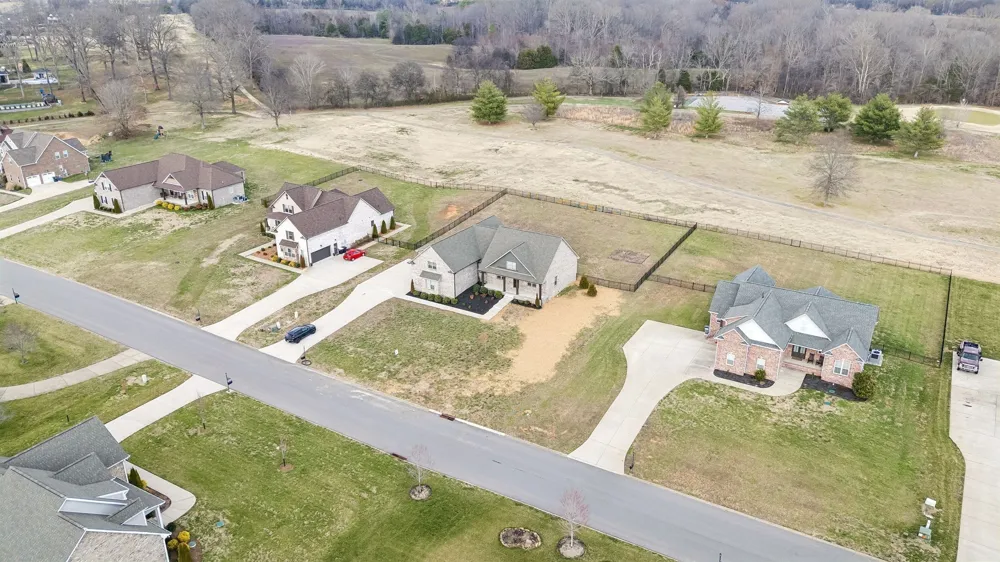 4155 Ironwood Dr Greenbrier, TN 37073
