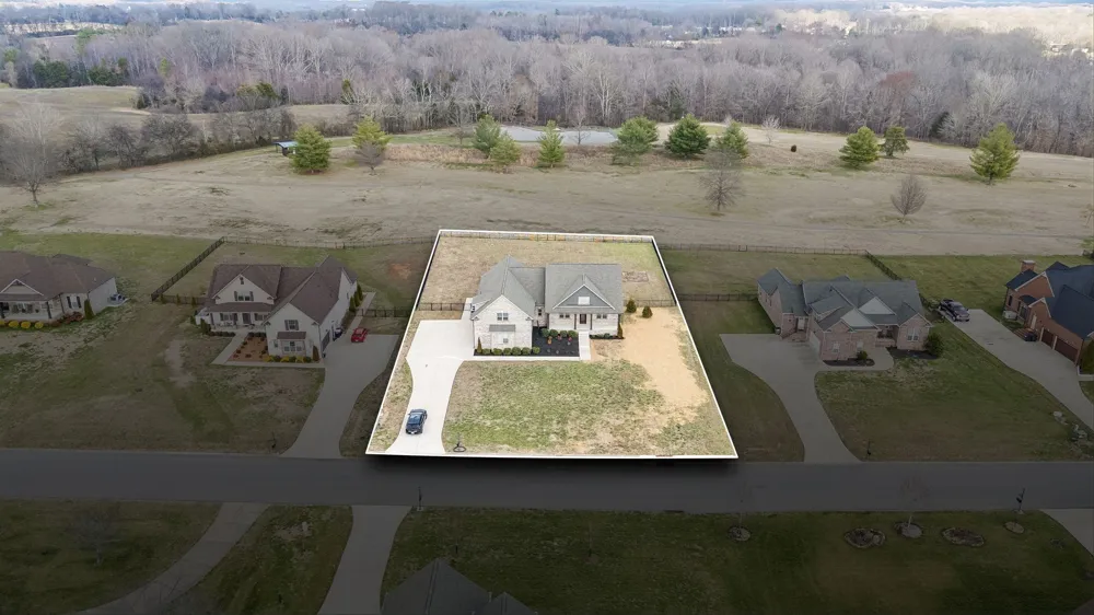 4155 Ironwood Dr Greenbrier, TN 37073