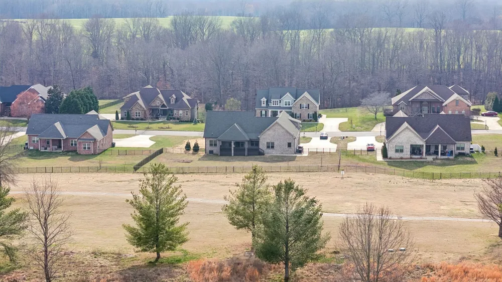 4155 Ironwood Dr Greenbrier, TN 37073