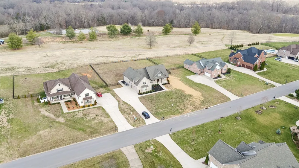 4155 Ironwood Dr Greenbrier, TN 37073